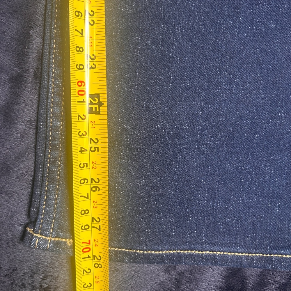 Old Navy Women’s Mid-Rise Wow Boot-Cut, 12 Short, Dark Wash - Picture 11 of 11